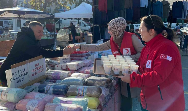 Kızılay'dan esnafa mesir macunlu süt ikramı