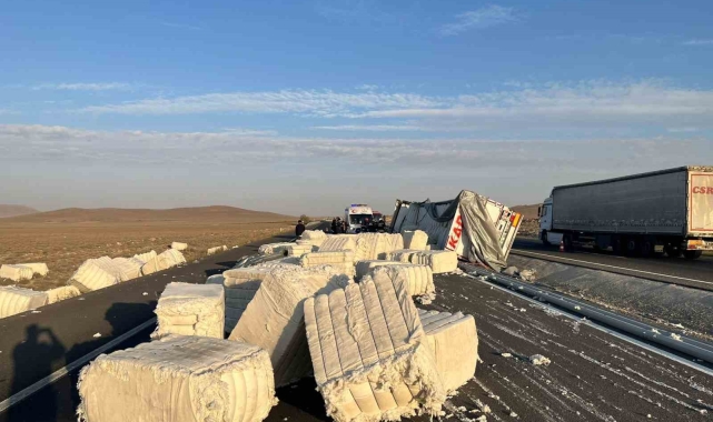 Konya'da tır devrildi: 1 ölü, 1 yaralı