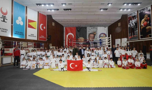 Körfez'de 150 genç sporcu kuşak atladı