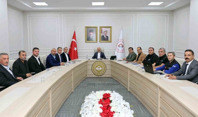 Köy muhtarlarıyla toplantı düzenlendi