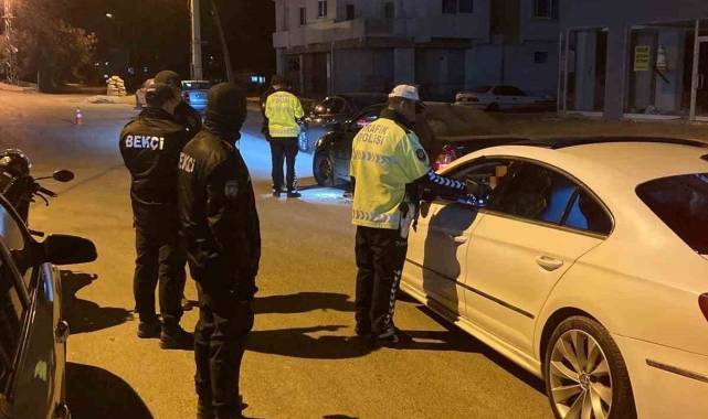 Kozan'da huzur güven uygulamalarında 7 hükümlü yakalandı