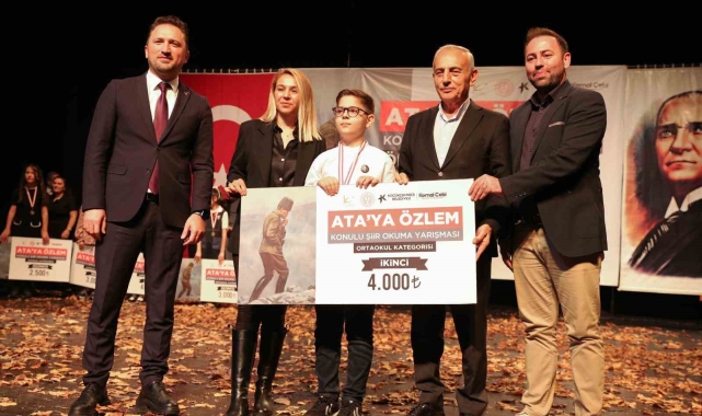 Küçükçekmece Belediyesinin 'Ata'ya Özlem' konulu şiir okuma yarışmasının ödül töreni düzenlendi