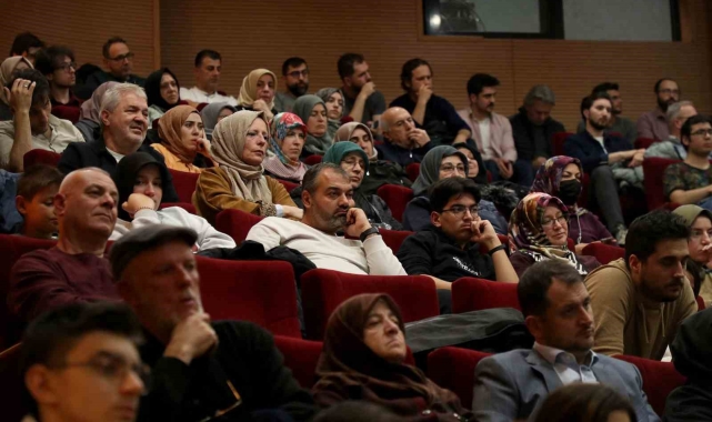 Kültür Sanat Etkinlikleri 'Ahmet Özhan ile Müzikli Sohbet' programı ile devam etti