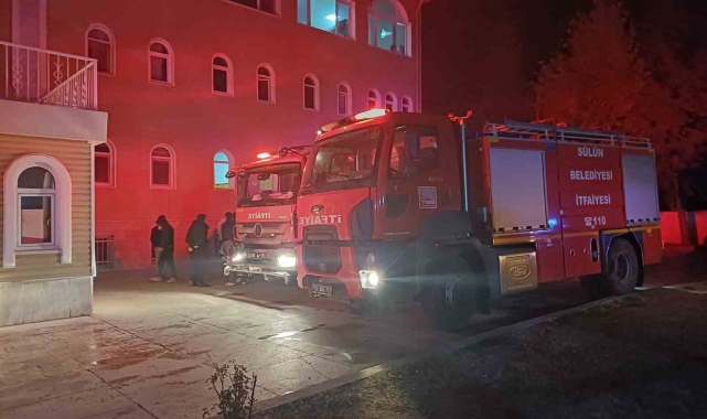 Kur'an kursunda çıkan yangında 2 öğrenci dumandan etkilendi