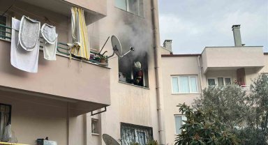 Kuşadası'nda elektrikli battaniye evi yaktı