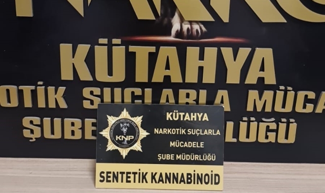 Kütahya'da bir araçta yapılan aramada 458 gram uyuşturucu ele geçirildi