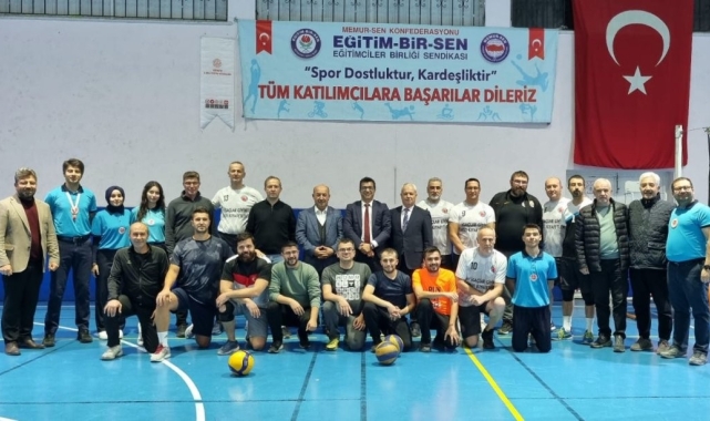 Kütahya'da 'eğitim çalışanları voleybol turnuvası' başladı