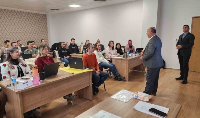 Kütahya'da Harezmi Eğitim Modeli öğretmen eğitimleri