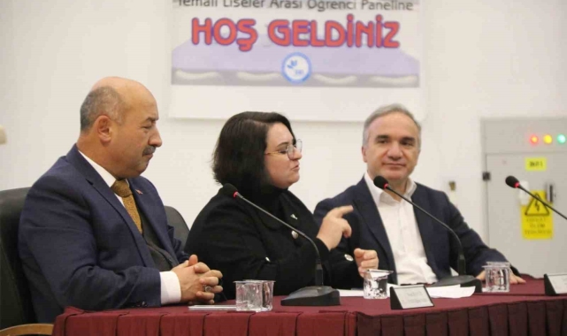 Kütahya'da "Türkiye Yüzyılı Vizyonunda Meslek Seçimi ve Kariyer Planlaması" paneli