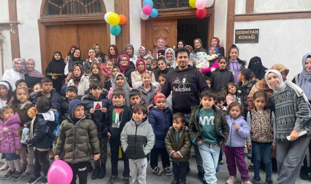 Kütahyalı gönüllüler tarihi konakta çocuklara unutulmaz bir gün yaşattı