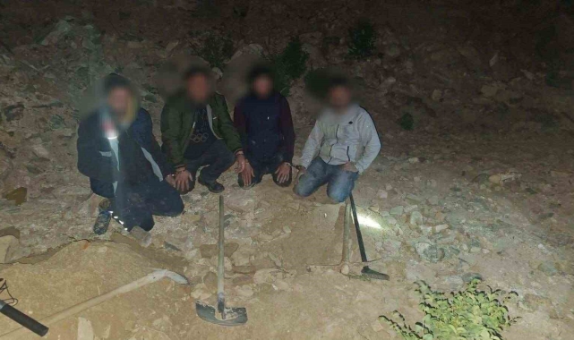 Kuyucak'taki kaçak kazıya jandarma baskını