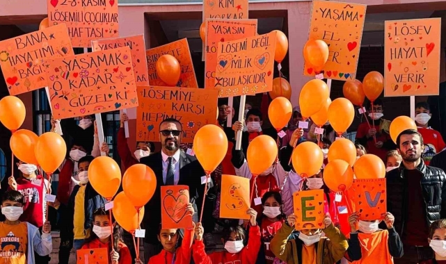Lösemili çocuklar haftasında 'Turuncu yürüyüş' etkinliği düzenlendi