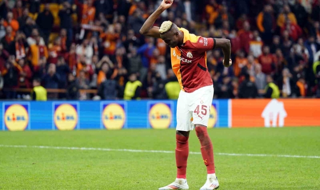 Maç sonu 3'lü Victor Osimhen'den