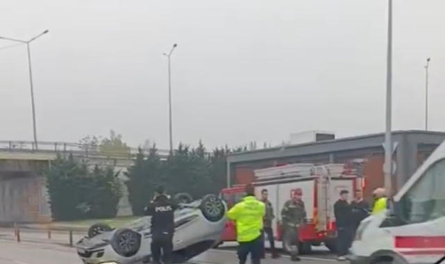 Makas atarken, kaza yapıp 250 metre savruldu, taksiye binip firar etti