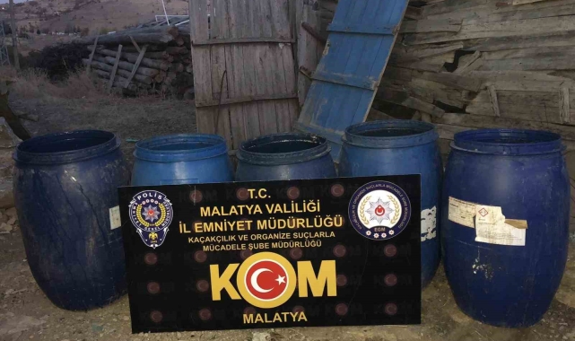 Malatya'da 4 bin 696 litre sahte alkol ele geçirildi