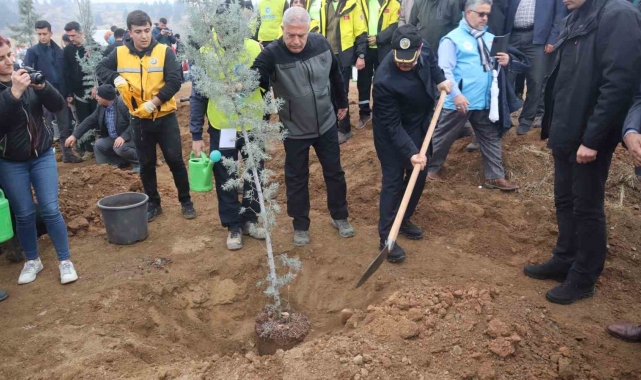 Malatya'da fidanlar toprakla buluştu