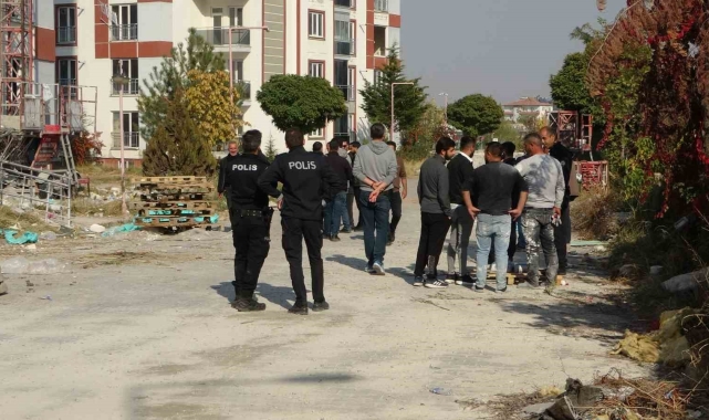 Malatya'da hasarlı binada el bombası ile çok sayıda mermi bulundu