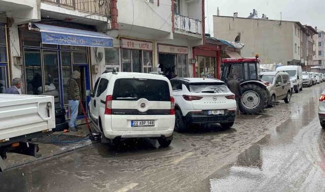 Malazgirt'teki lastikçilerde yoğun mesai