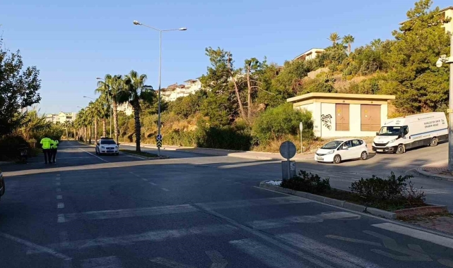 Manavgat'ta motosiklet ile otomobil kavşakta çarpıştı: 1 yaralı