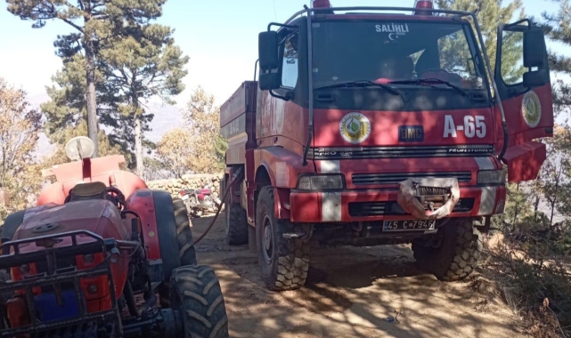 Manisa'da ormanlık alanda çıkan yangın söndürüldü