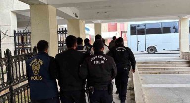 Mardin'de 1'i avukat 4 kişiyi yaralayan 4 şahıs tutuklandı