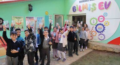 Marmaris'te minik eller toprakla buluştu