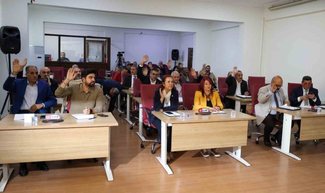 Meclis üyeleri onayladı Efeler'de 2 pazar kaldırıldı