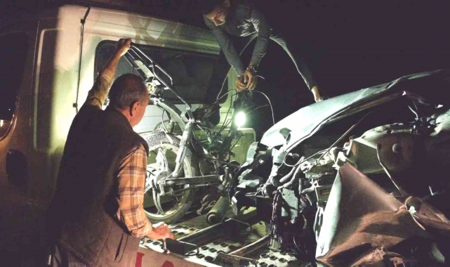 Mersin'de motosiklet otomobille çarpıştı: 1 ölü, 1 yaralı