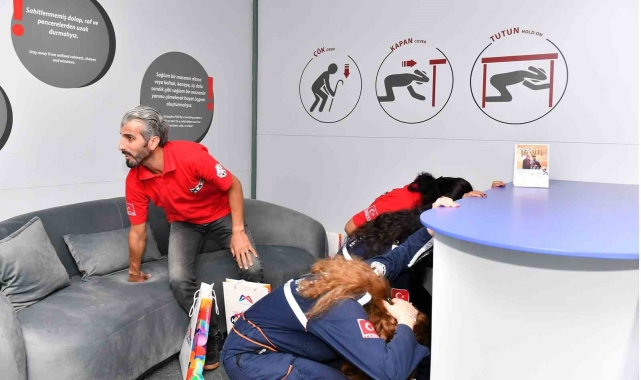 Mersin'de muhtarlara afet farkındalık eğitimi veriliyor