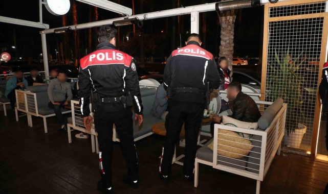 Mersin'de umuma açık iş yerleri denetlendi