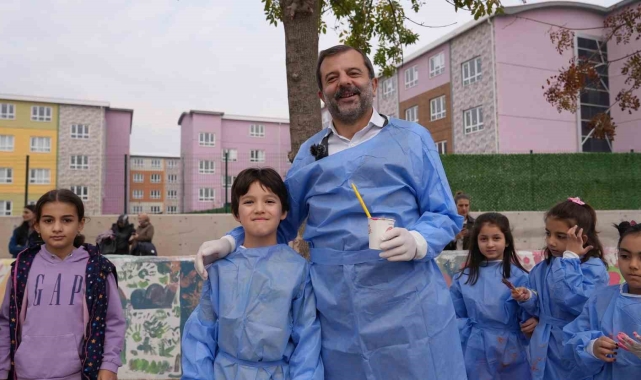 Metrelerce duvarı minikler boyadı