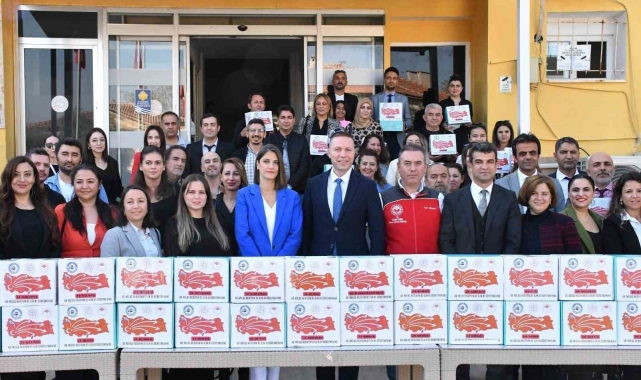 Milas'tan ülke genelindeki öğretmenlere hediyeleri gönderildi