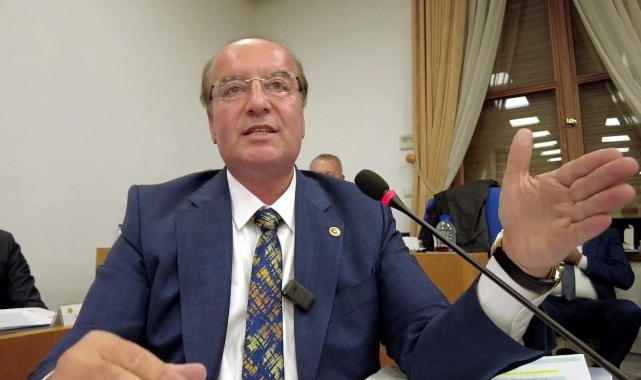 Milletvekili Akay, Karabük'ün deprem, konut ve çevre sorunlarını Bakan Kurum'a iletti