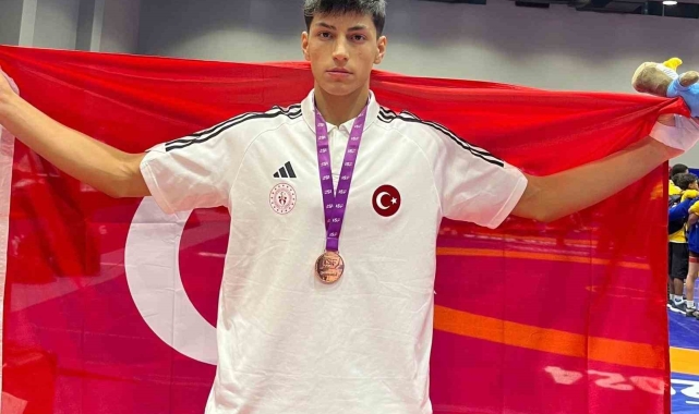 Milli sporcular, Dünya Okul Sporları Yaz Oyunları'ndan 38 madalya ile döndü
