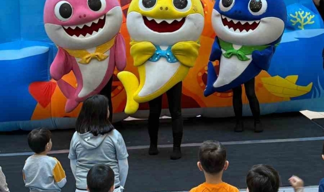 Milyonların sevgilisi 'Baby Shark' Espark AVM'de