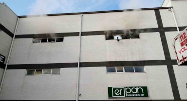 Mobilya fabrikasında korkutan yangın