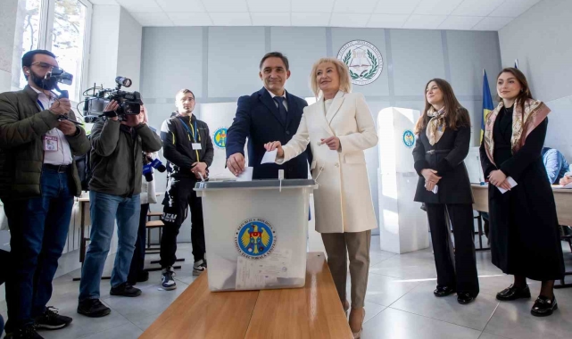 Moldova'da halk ikinci tur cumhurbaşkanlığı seçimleri için sandık başında