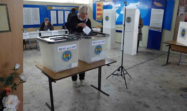 Moldova'daki kritik cumhurbaşkanlığı seçimlerinde adaylar başa baş gidiyor