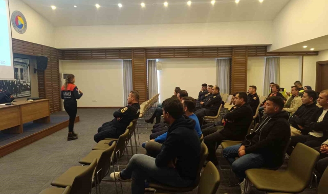 Muğla'da acil müdahale ekiplerine koordinasyon ve olay yeri yönetimi eğitimi verildi
