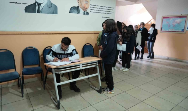 Muş'ta öğrencilere skolyoz taraması yapıldı