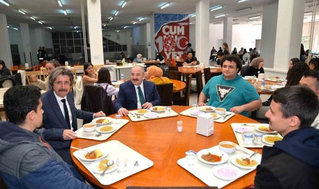 Mustafa Varank: "Türkiye'nin ve dünyanın geleceğinde nitelikli, becerikli kişiler söz sahibi olacak"