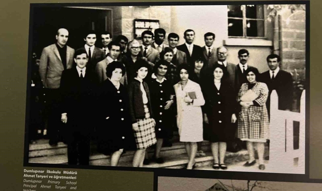 Müzede gezerken 14 yıl önce ölen annesinin fotoğrafını görünce şoke oldu