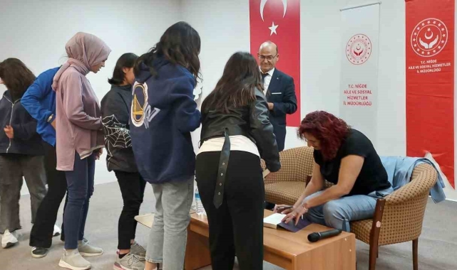 Niğde'de 'Rol Model' buluşmalarının konuğu Sevda Akyüz oldu
