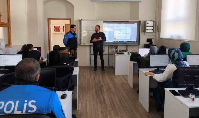 Niğde'de vatandaşlar dolandırıcılık ve sahte paraya karşı uyarıldı