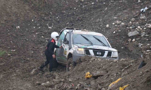 Off-road yarışlarının 'seyirci' etabı adeta nefes kesti