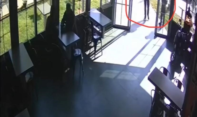 Öğrenciden telefon hırsızlığı kameraya yansıdı