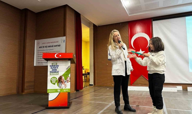 Öğrencilere ağız ve diş sağlığının önemi aşılanıyor