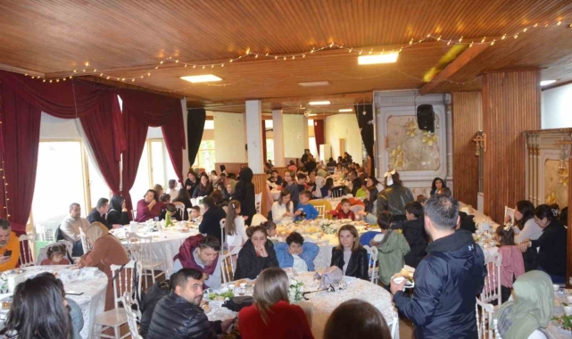 Okul yararına düzenlenen kahvaltıya yoğun ilgi