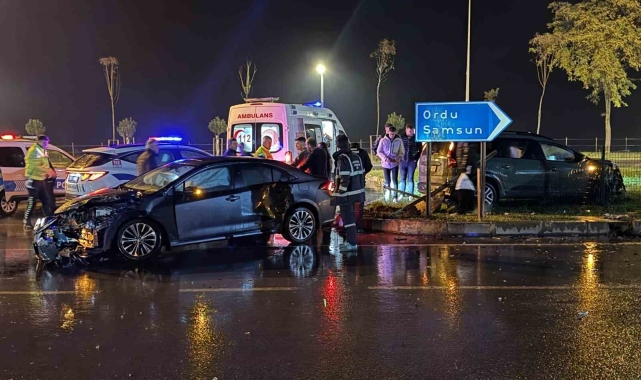 Ordu'da iki otomobil çarpıştı: 5 yaralı