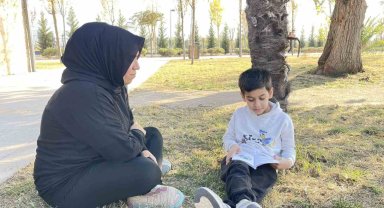 Osmaniye Millet Bahçesi kitap kurtlarını ağırladı